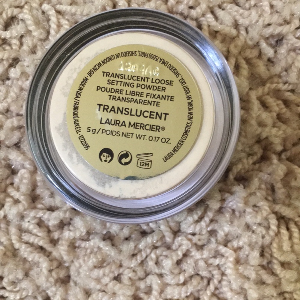 Laura Mercier Translucent Loose Setting Powder - Picture 3 of 3